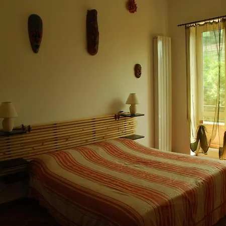 Bed and Breakfast Il Pozzo E Il Melograno Finale Ligure Exterior foto