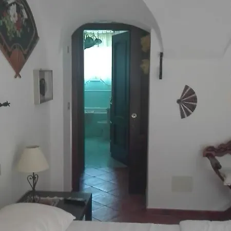 Bed and Breakfast Il Pozzo E Il Melograno Finale Ligure Exterior foto